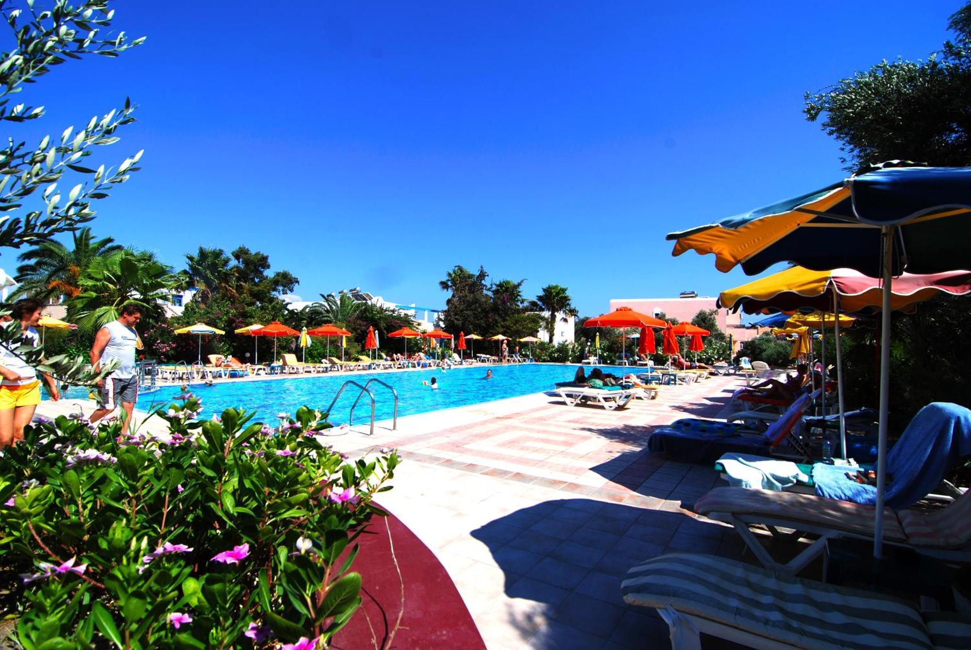 Chrysoula Aparthotel 3*